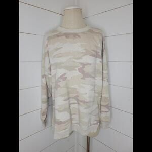 American Eagle Outfitters XS Cream & tan camouflage sweatshirt